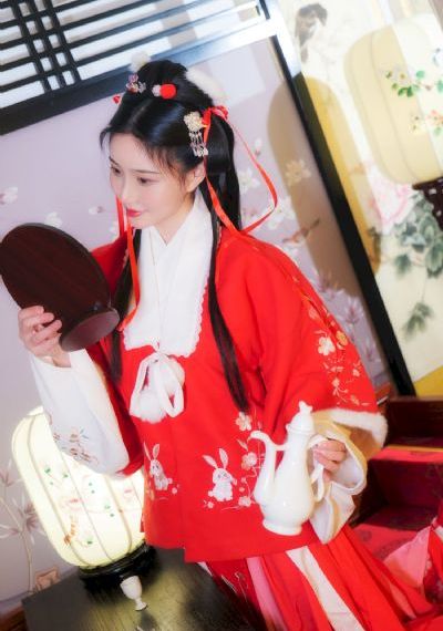 美女邻居在线播放